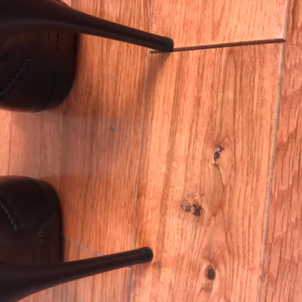 Like new only worn once authentic Burberry peeptoe - Picture 7 of 8